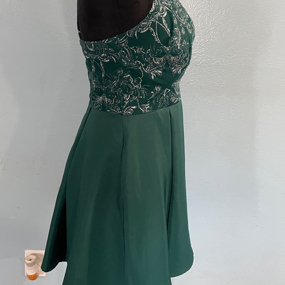 Prom caviar beaded crisscross mini skater dress size 5 - Picture 7 of 9